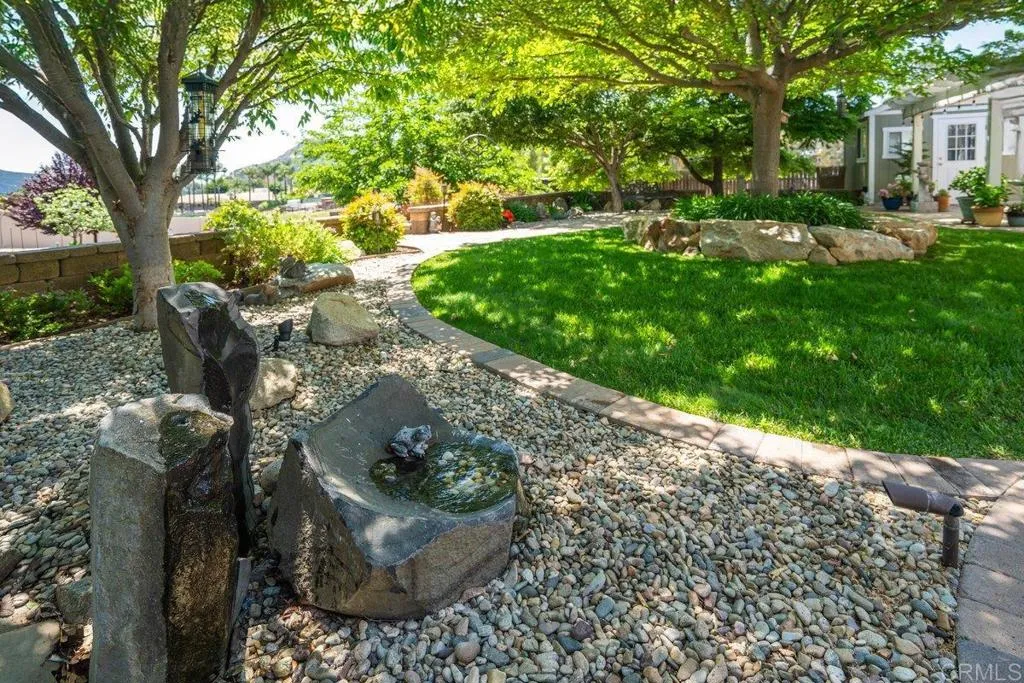 https://cdn.realtyfeed.com/cdn/127/306535012/bc8b22c8185b8de3b2ef825e3568185d.webp