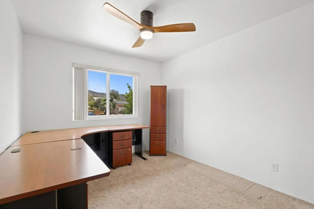 https://cdn.realtyfeed.com/cdn/127/306535012/da9622c1a98fcf10f51bc2b8b6c712c9.webp