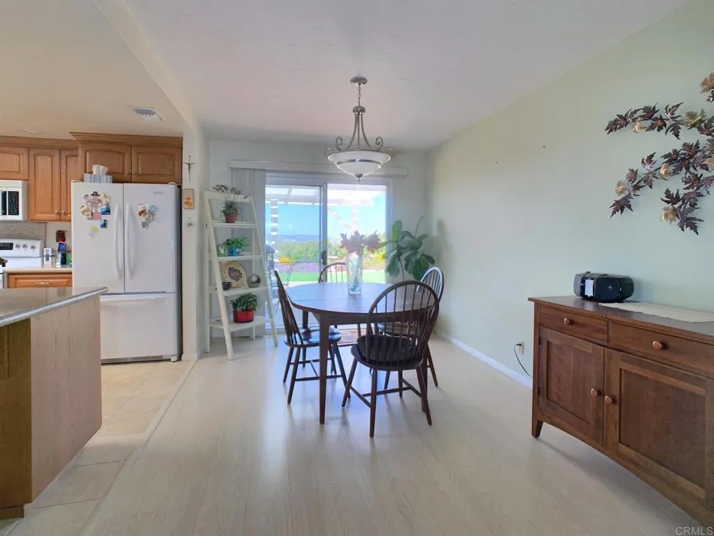 https://cdn.realtyfeed.com/cdn/127/306535126/400c70ea4f92b9841c5d3fbe1bec202f.webp