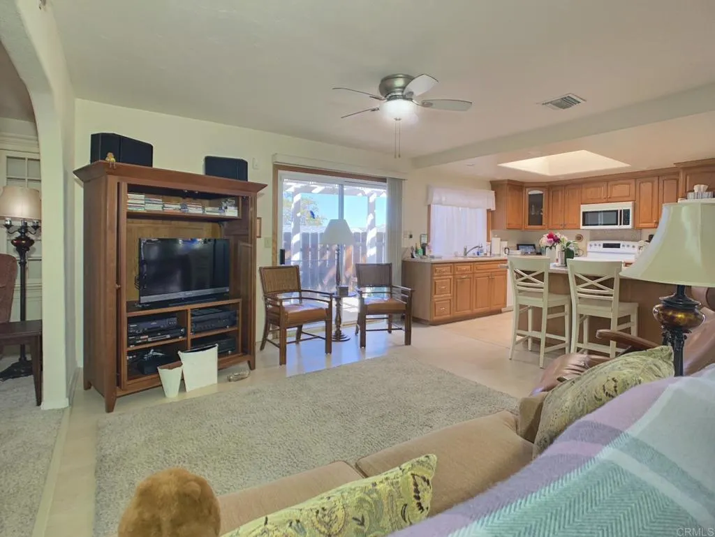 https://cdn.realtyfeed.com/cdn/127/306535126/8f7043d6a72f839ca7d1015246973559.webp