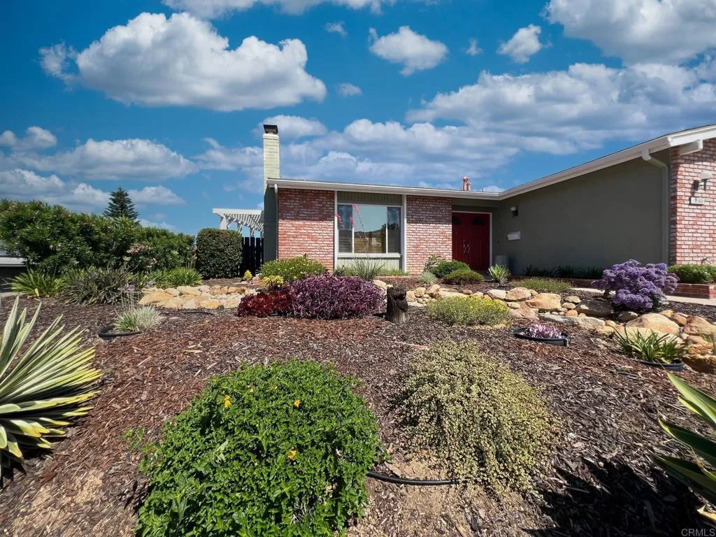 https://cdn.realtyfeed.com/cdn/127/306535126/c9b548429818cdc6c82e251636761065.webp
