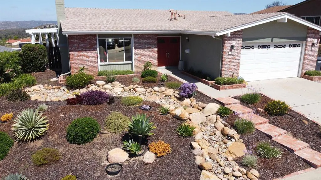 https://cdn.realtyfeed.com/cdn/127/306535126/d8b4d6135bb097a0f9346c29e4a6c4e3.webp