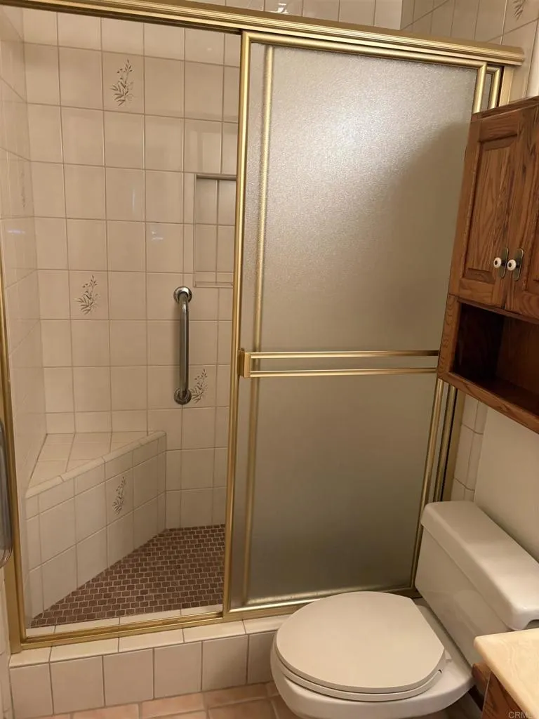 https://cdn.realtyfeed.com/cdn/127/306535126/fbcd595383e2a1c2b9703c1984977cc2.webp