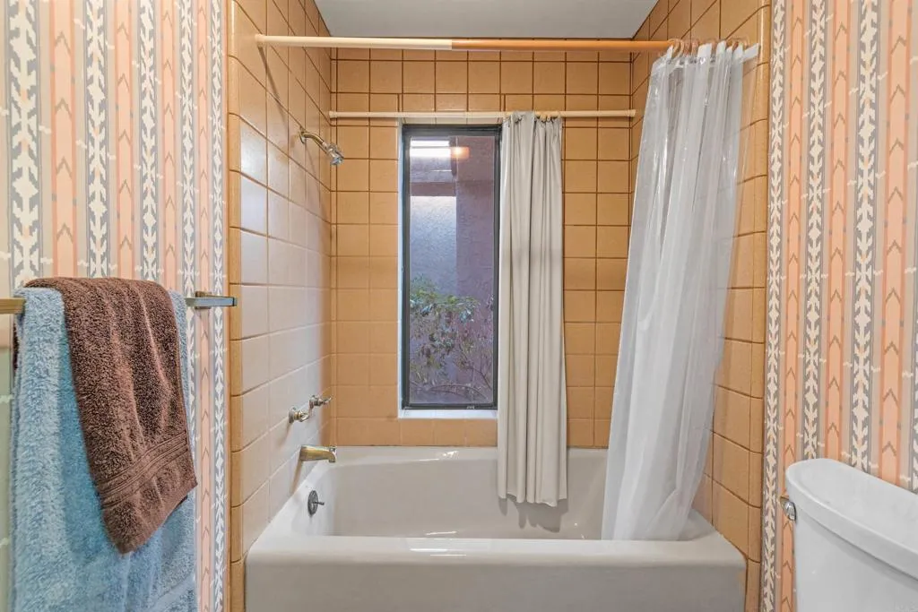 https://cdn.realtyfeed.com/cdn/127/306535176/adf5e39ffd85d8e43f9ca21cef2f7e05.webp