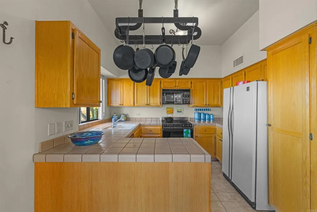 https://cdn.realtyfeed.com/cdn/127/306535176/da91b9a8a8bc19ec32abc0d6794bcc6b.webp