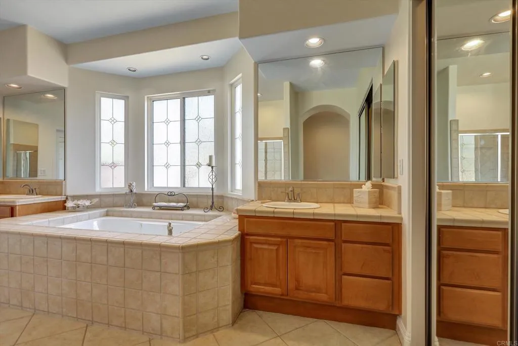 https://cdn.realtyfeed.com/cdn/127/306535178/606be618da56bc52f1c43ff28db220b7.webp