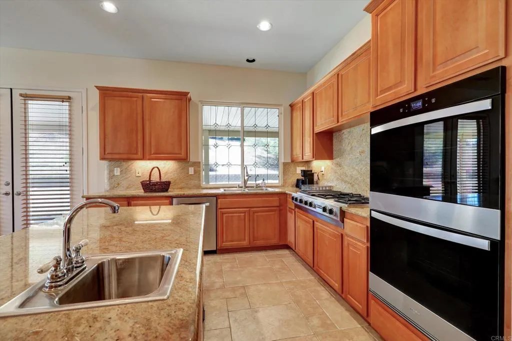 https://cdn.realtyfeed.com/cdn/127/306535178/7ca9f7bb96779bea41fae885b2c1a5c8.webp