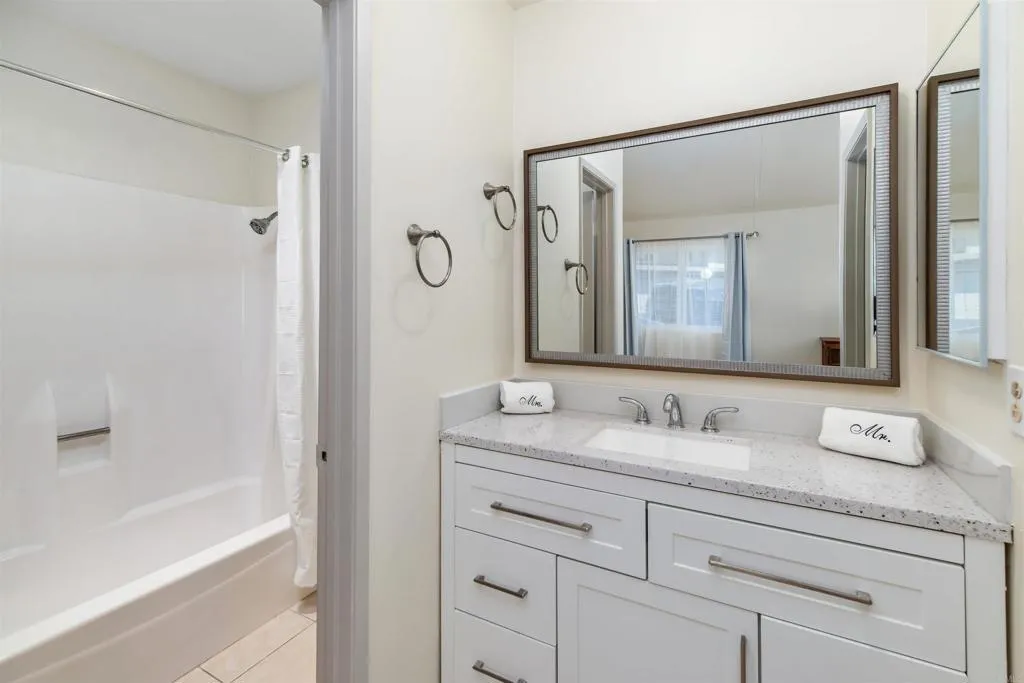 https://cdn.realtyfeed.com/cdn/127/306535284/40ca5e5ca135dd62d2a78a69e26acf95.webp