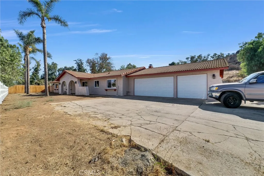 Riverside, CA 92504