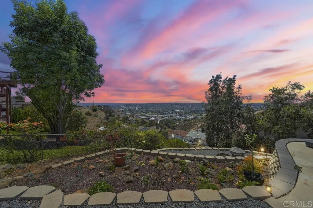 https://cdn.realtyfeed.com/cdn/127/306535364/f6def36250dec2411fc23f9203d9080f.webp