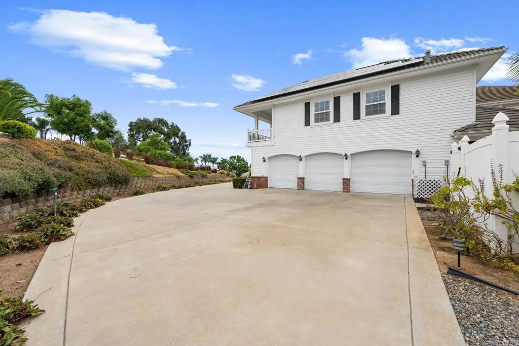 https://cdn.realtyfeed.com/cdn/127/306535365/203061e11a115ae2bcbd58a7a26fa2e3.webp