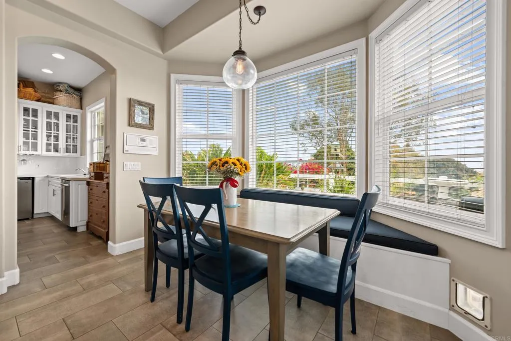 https://cdn.realtyfeed.com/cdn/127/306535365/f9ccb33fd5b175576e761f9c2d6fe29c.webp