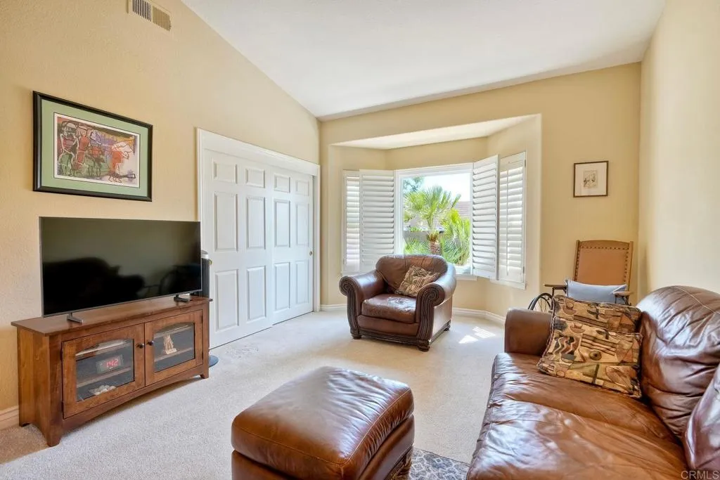 https://cdn.realtyfeed.com/cdn/127/306535409/02f519e91751e2b02958b3228a15327e.webp