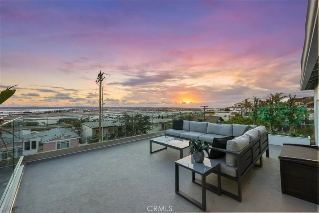 https://cdn.realtyfeed.com/cdn/127/306535531/b96330f61bfcbcd951e6baab32a777ad.webp