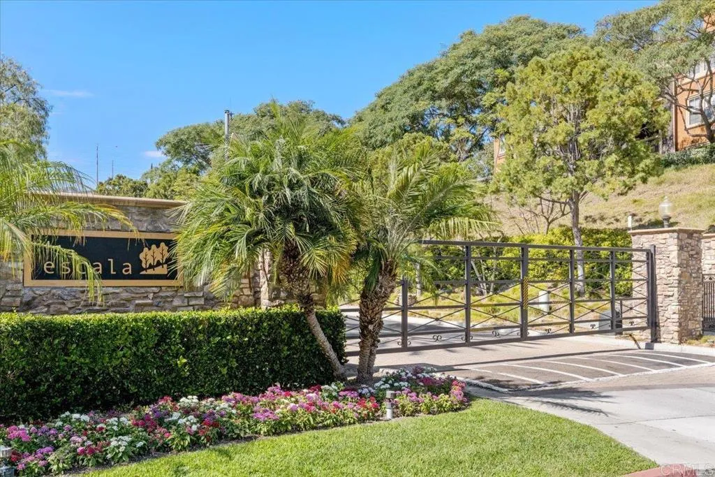 https://cdn.realtyfeed.com/cdn/127/306535581/8ce1d1f38de0acabc1a8d8e89f5353f8.webp