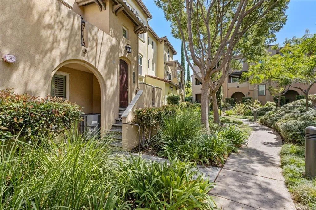 https://cdn.realtyfeed.com/cdn/127/306535581/a44d58e98e7d974134536d71a6da57d1.webp