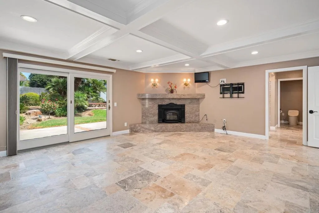 https://cdn.realtyfeed.com/cdn/127/306535659/44bd04791ea4ecef7dc2a9c6781dd01a.webp