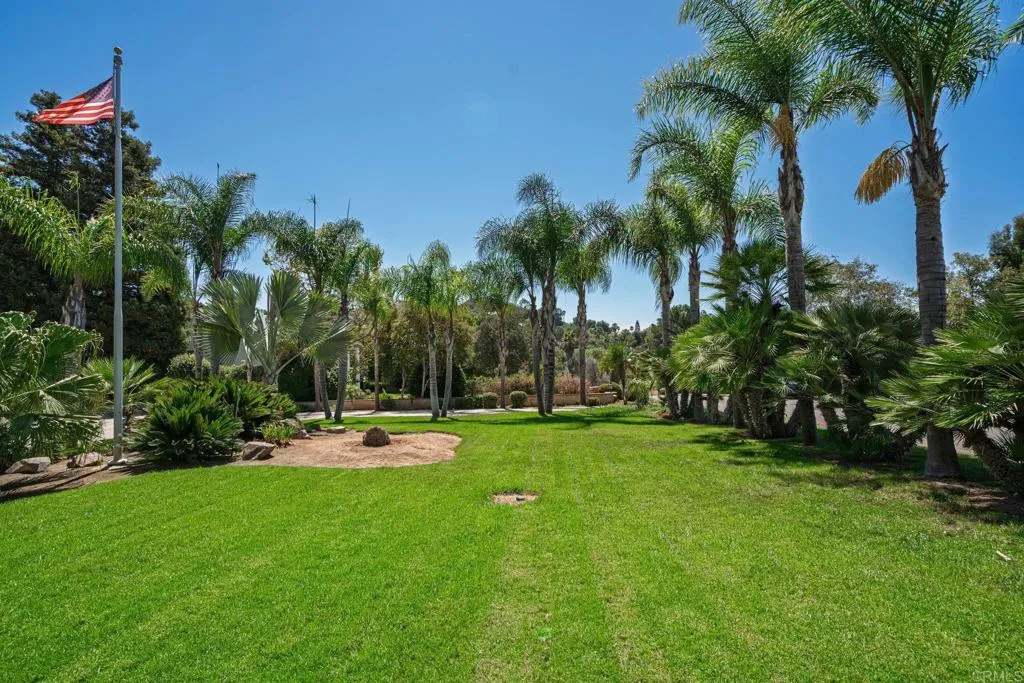 https://cdn.realtyfeed.com/cdn/127/306535659/8cc80ebdacb4977b40d3387b3c7c81c8.webp