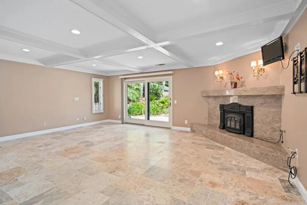 https://cdn.realtyfeed.com/cdn/127/306535659/dbfee8ec8d0f631a09986b366043b74c.webp