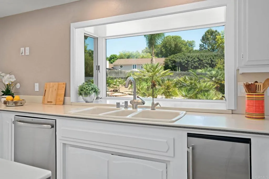 https://cdn.realtyfeed.com/cdn/127/306535659/e1a3f18661a8711bbc4393f9b42674d3.webp