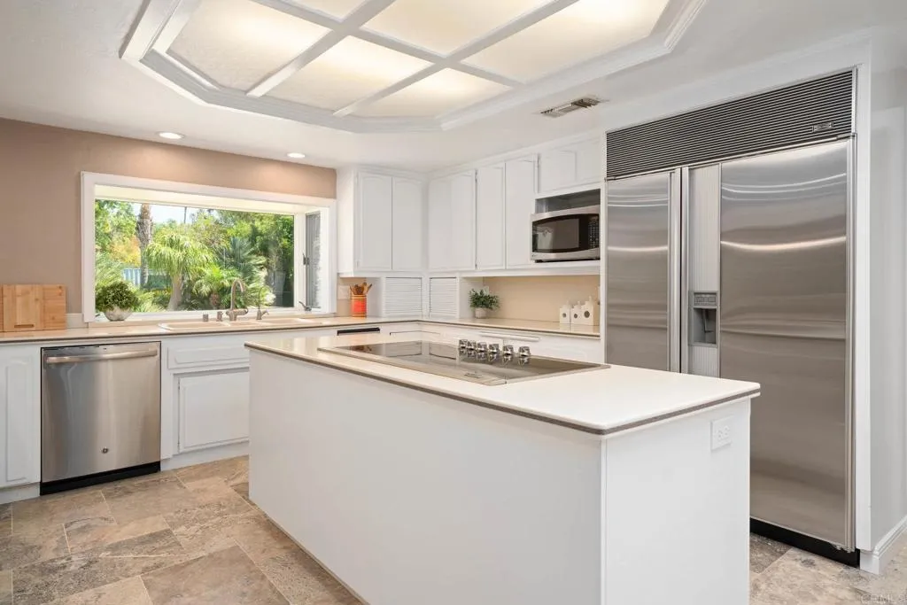 https://cdn.realtyfeed.com/cdn/127/306535659/fc6bdbaf4bec46ae83f559cb27a8c2e4.webp