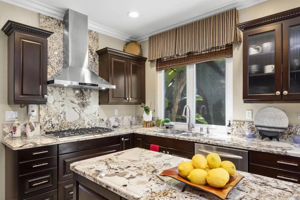 https://cdn.realtyfeed.com/cdn/127/306535662/083d424add163f878b7011a96f0d4de8.webp