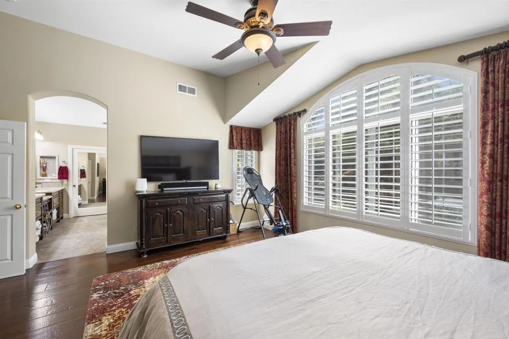 https://cdn.realtyfeed.com/cdn/127/306535662/51a603c92f67b6fc217611985801197f.webp