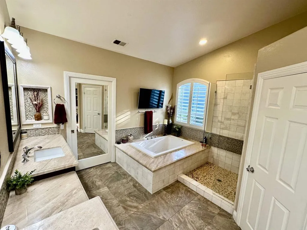 https://cdn.realtyfeed.com/cdn/127/306535662/53fc367043bb75a62567b9f1d0eeab5e.webp