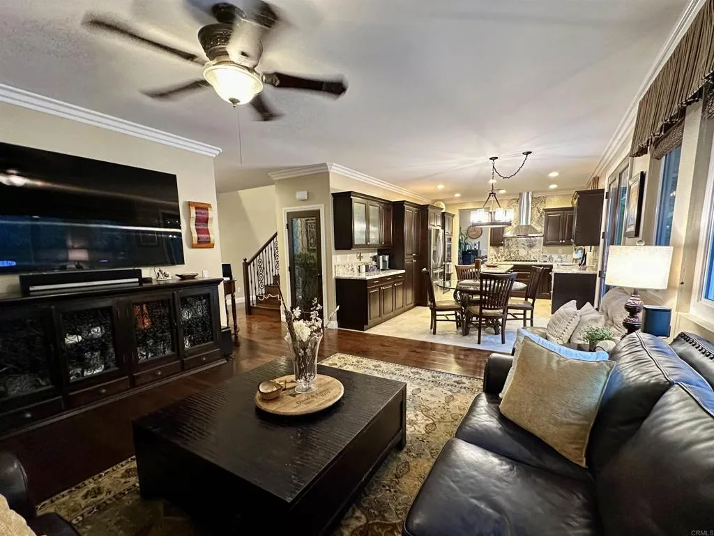 https://cdn.realtyfeed.com/cdn/127/306535662/6764439e21556b86827e8519bd993082.webp