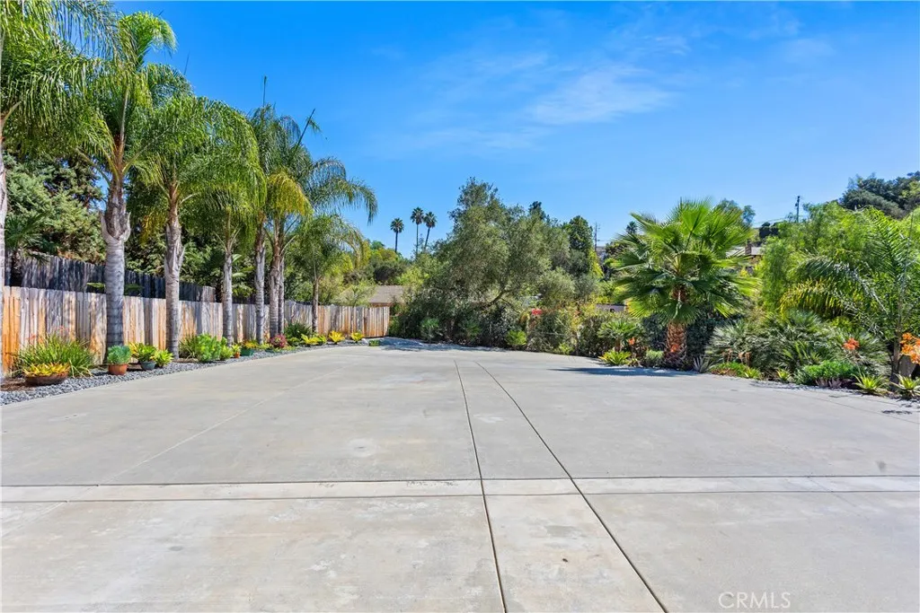 https://cdn.realtyfeed.com/cdn/127/306535669/2c8765256a498e9c81a76cd1732b805a.webp