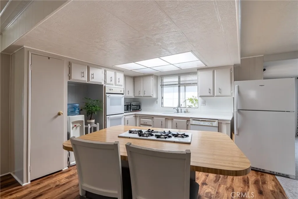 https://cdn.realtyfeed.com/cdn/127/306535733/9c6781d169f57713edb59d0ee204b5f8.webp