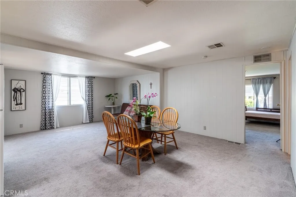 https://cdn.realtyfeed.com/cdn/127/306535733/b54183f4961cbb675b3fa3d365837963.webp