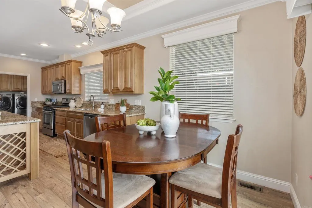 https://cdn.realtyfeed.com/cdn/127/306535761/7de744f40ab186f2e08961f0610c91cc.webp