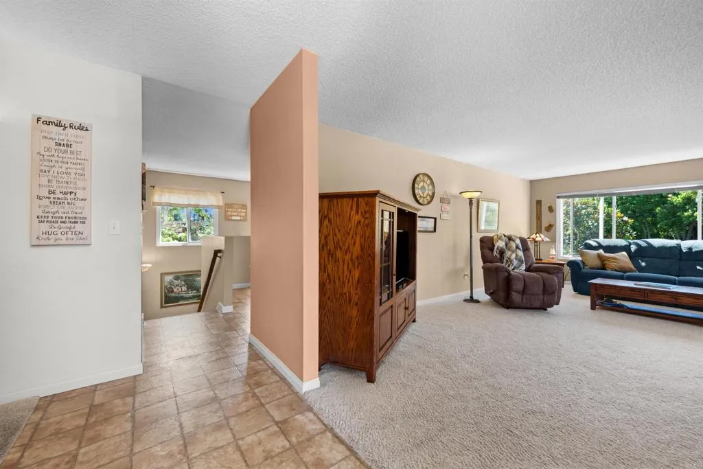 https://cdn.realtyfeed.com/cdn/127/306535828/22fa6a038a087e29cb5e2820df3e00b4.webp