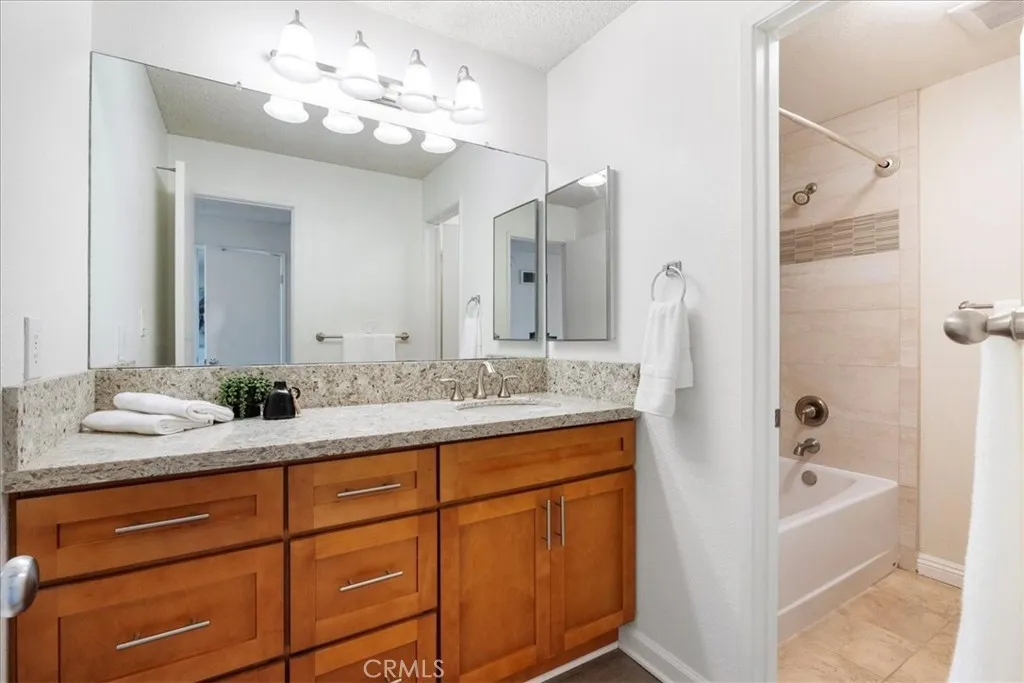 https://cdn.realtyfeed.com/cdn/127/306535844/c0bdf7e89b5ec03480c41cf088d27e9a.webp