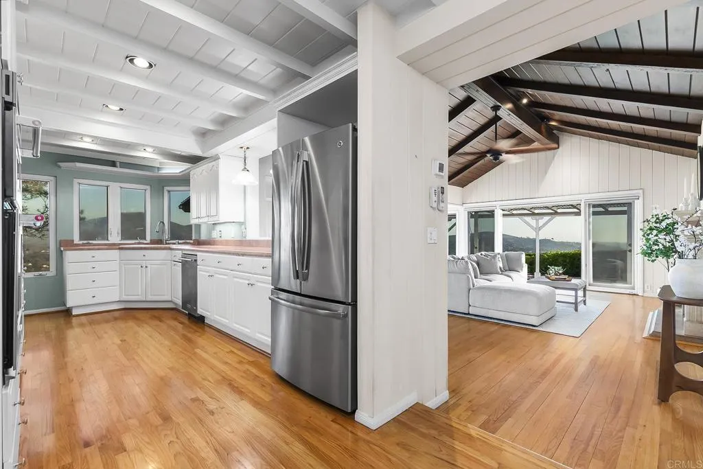 https://cdn.realtyfeed.com/cdn/127/306535903/78565ea69b09b4d14b22f2f6e71708ef.webp