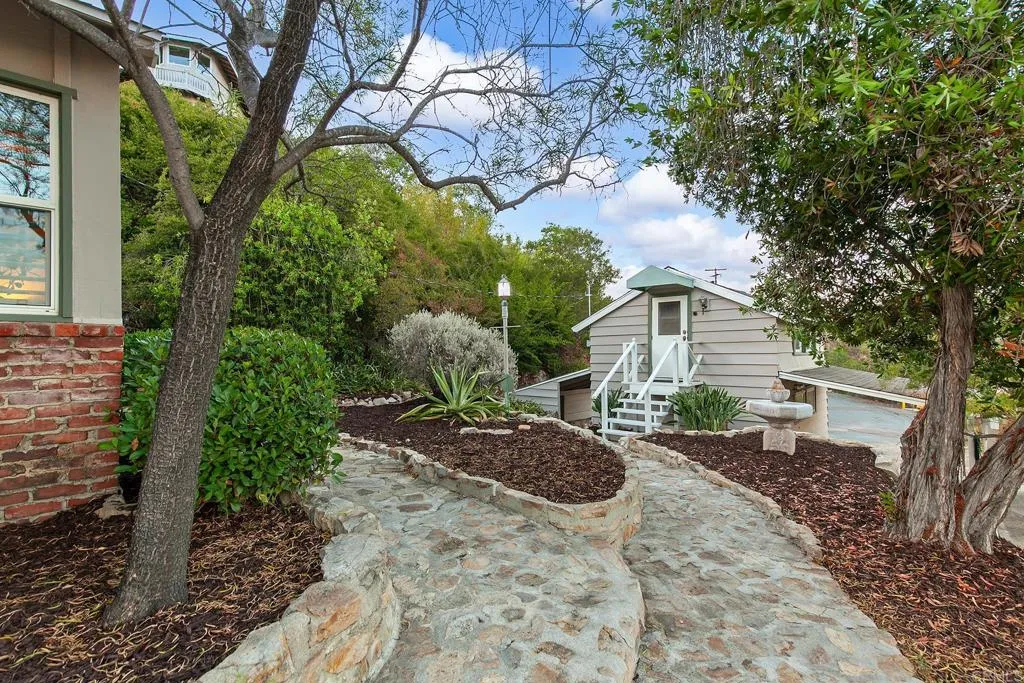 https://cdn.realtyfeed.com/cdn/127/306535903/ae7b34d9856e388da84d9145945d7cb0.webp