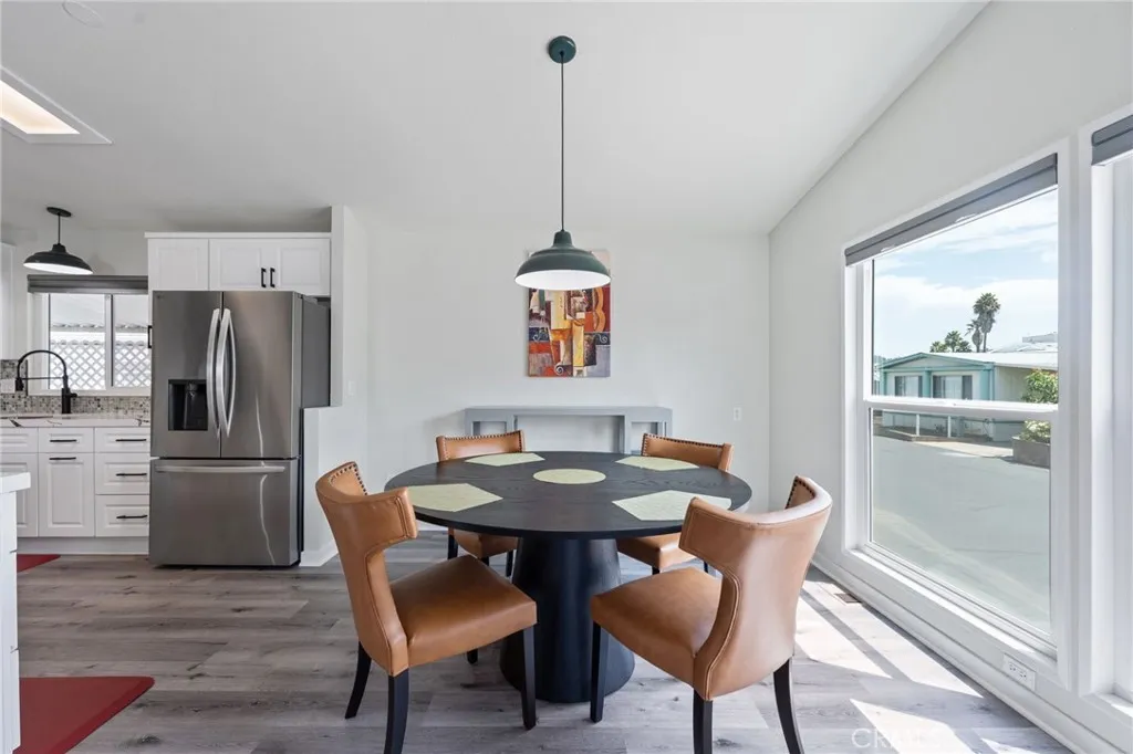 https://cdn.realtyfeed.com/cdn/127/306535923/910b4454f1769c20e6a746a48d56033e.webp