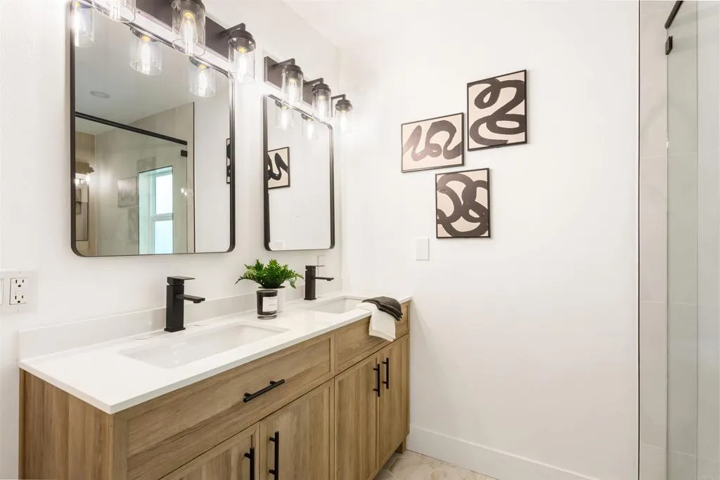 https://cdn.realtyfeed.com/cdn/127/306535960/c68b7d41df1bb05362b4cd17f6737e7d.webp