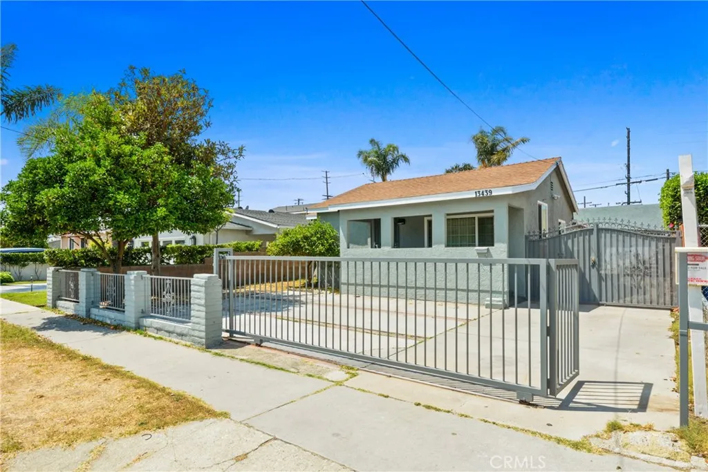 Hawthorne, CA 90250