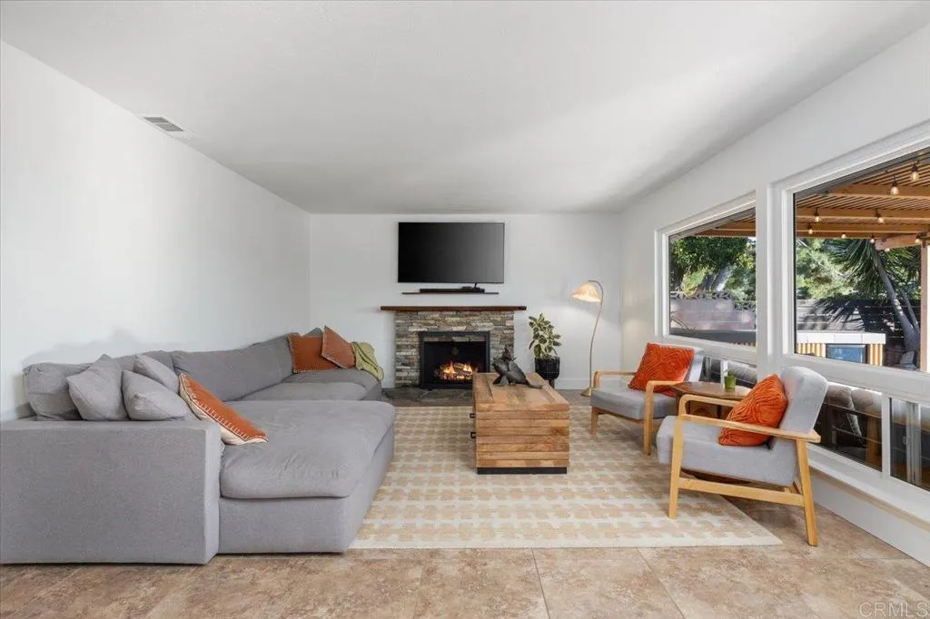 https://cdn.realtyfeed.com/cdn/127/306535986/105437f57b7e34e7ad1751127c8fe88e.webp