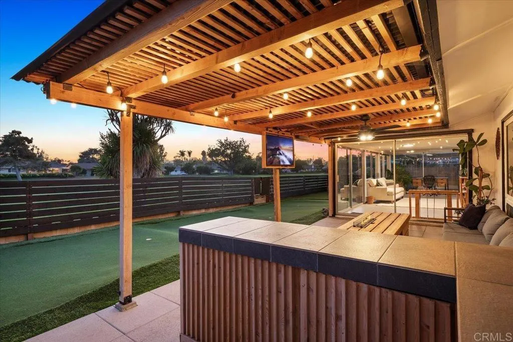 https://cdn.realtyfeed.com/cdn/127/306535986/7c6e1f6cc7135c4f1af63379ee1247a2.webp