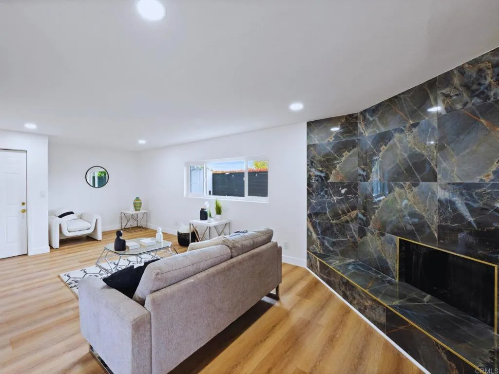 https://cdn.realtyfeed.com/cdn/127/306535987/124e240b7a88f301e31b61c6e54cebe0.webp