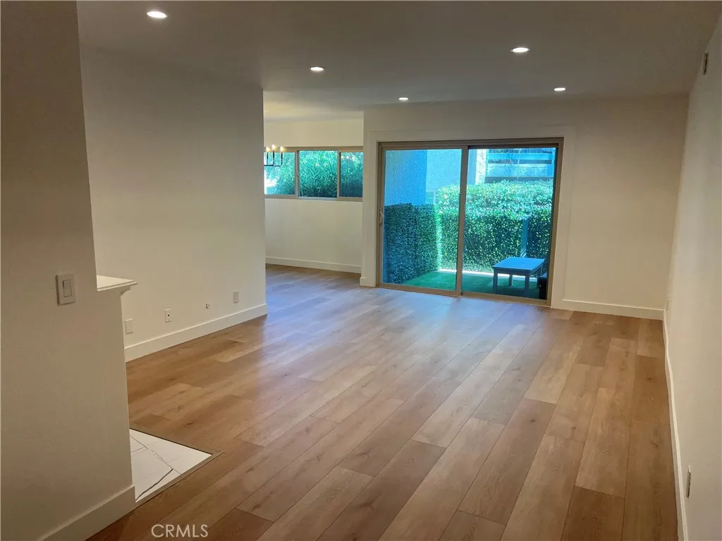 Calabasas, CA 91302