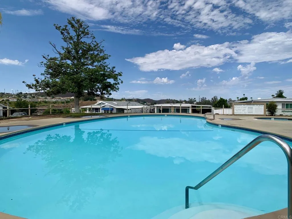 https://cdn.realtyfeed.com/cdn/127/306536057/18a264ff51ecf9c2d35ab1877bf7eb34.webp