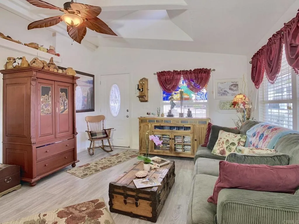 https://cdn.realtyfeed.com/cdn/127/306536057/1b6059d07429665d6250f4814385df95.webp
