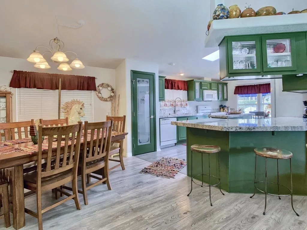 https://cdn.realtyfeed.com/cdn/127/306536057/46bc33ddb87355b2f1776738e5aa0dde.webp