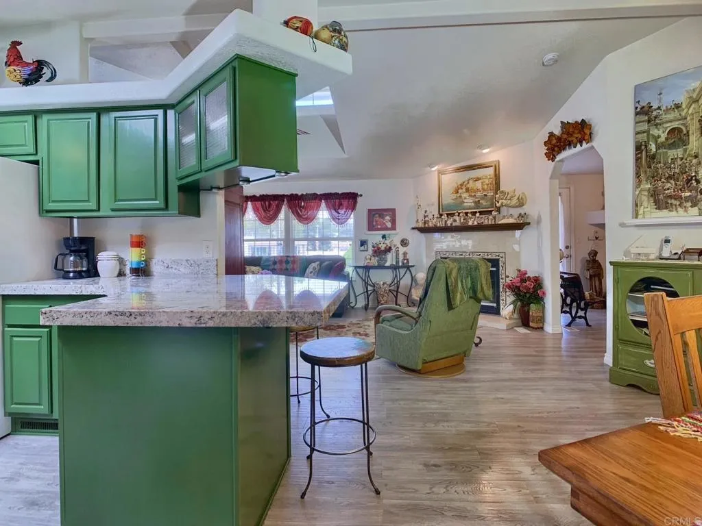 https://cdn.realtyfeed.com/cdn/127/306536057/6c44ba18a086944df5d51109484c3353.webp