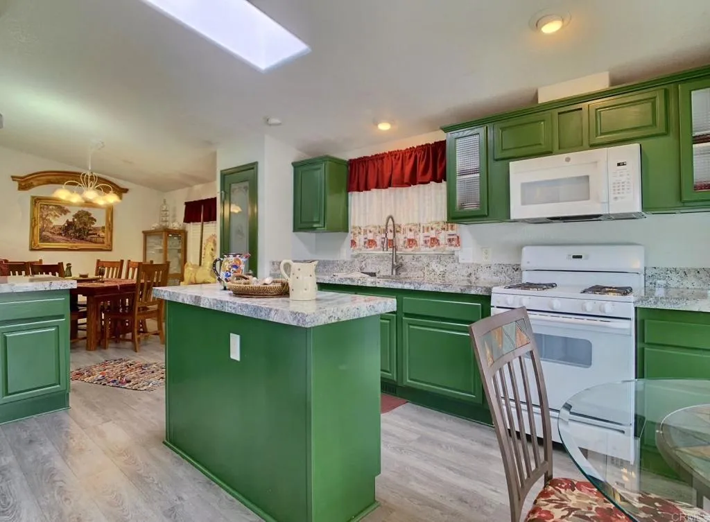 https://cdn.realtyfeed.com/cdn/127/306536057/dc7143b163c898910795a9f9fd6d839c.webp