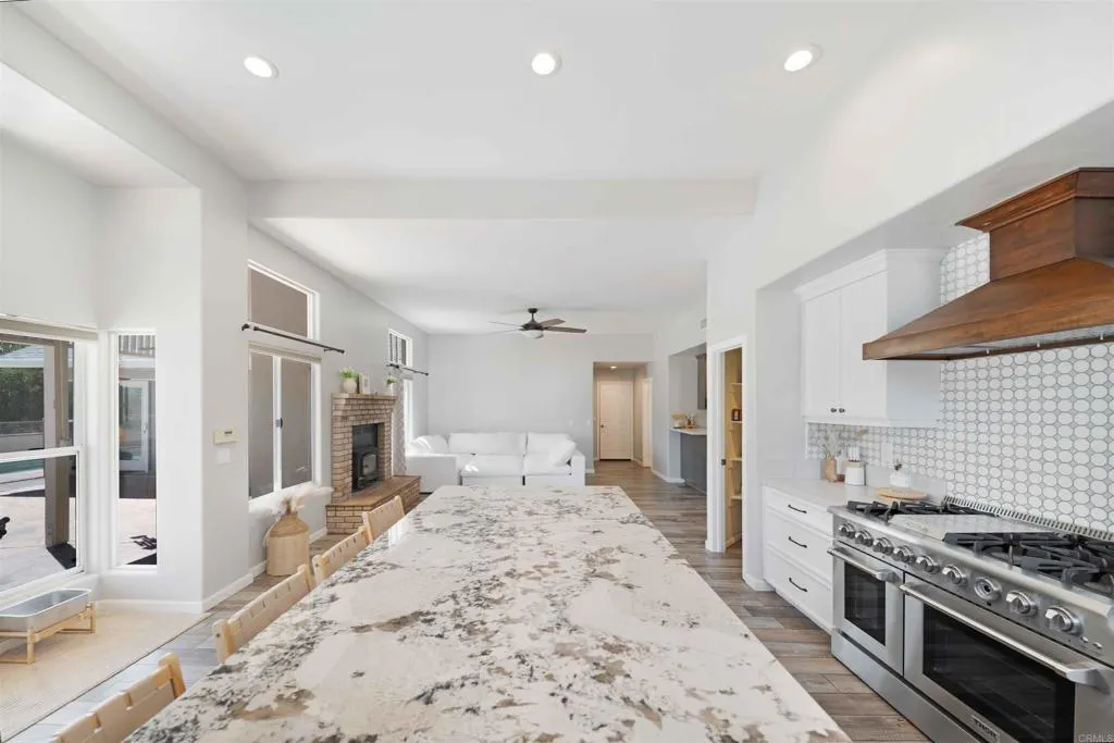 https://cdn.realtyfeed.com/cdn/127/306536066/331b77e7f90e1285b6ed3ab8b2173d0e.webp